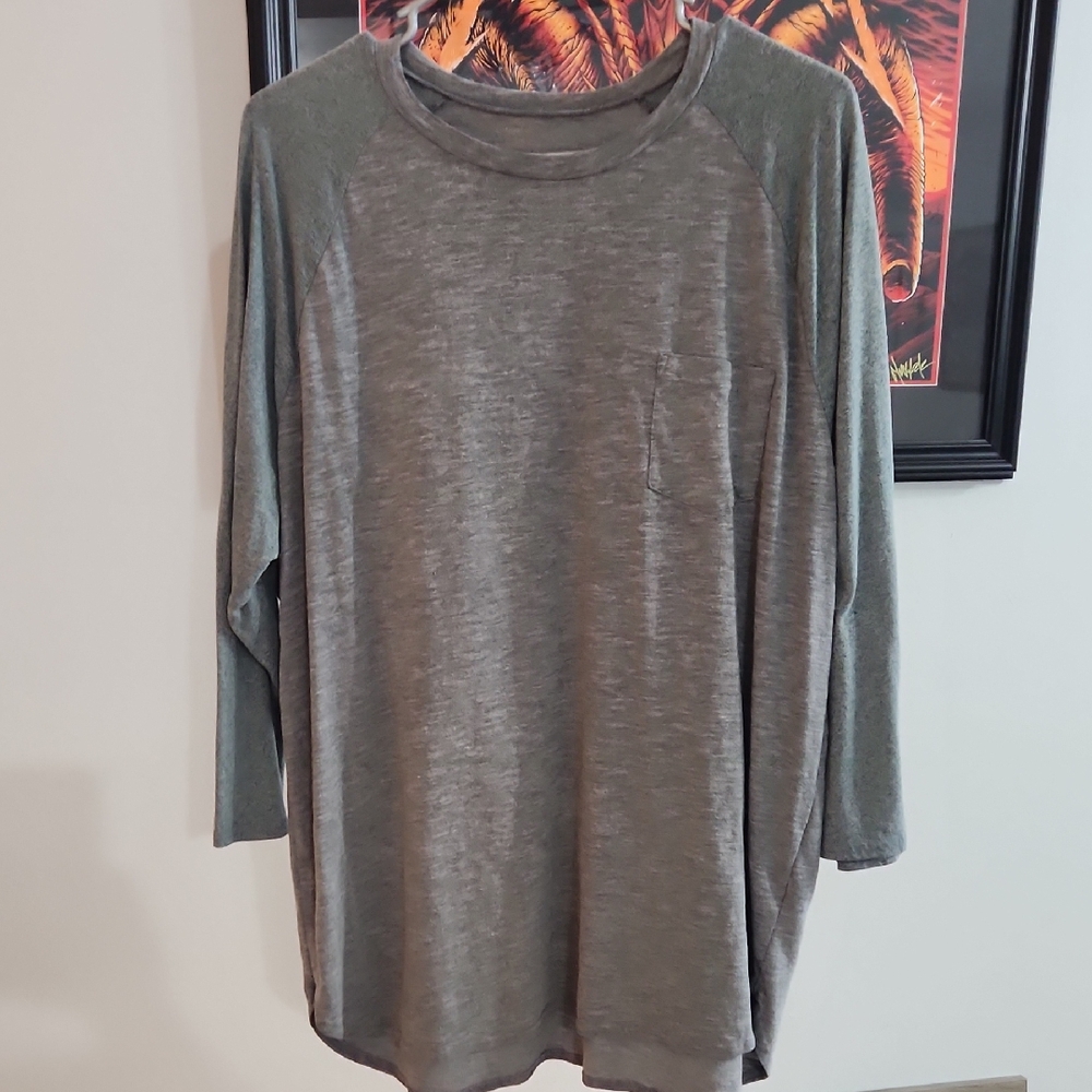 Heathered Mossimo Gray/Green 3/4 Sleeve Tee